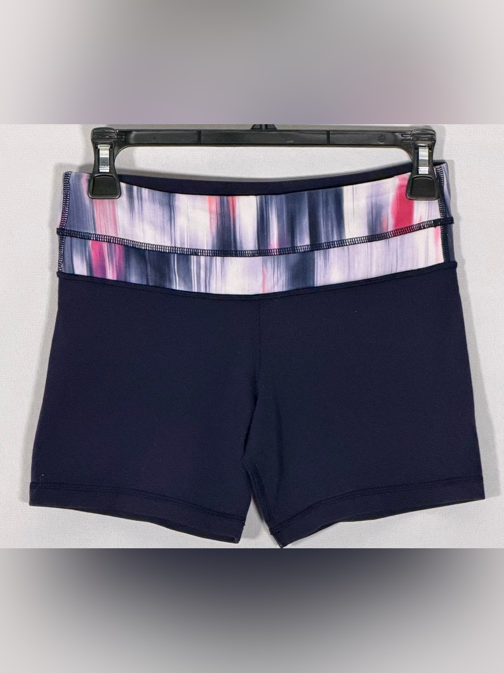 Lululemon Boogie Shorts Women’s Size 4 Navy Blue Pink Watercolor Yoga Running